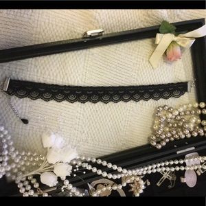 💥Elegant Scalloped Black Lace Choker Necklace💥
